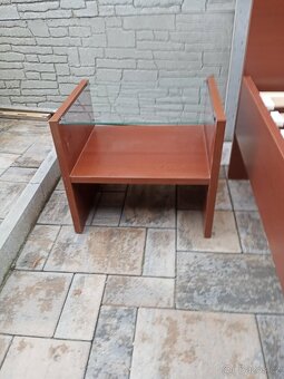 Prodám manželskou postel + Noční stolek - 9