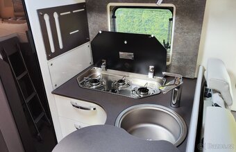 Zapůjčíme Vám NOVÝ obytný vůz Burstner Lyseo 690G - 9
