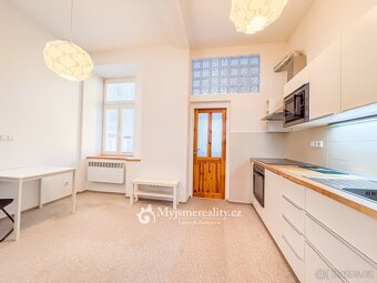 Prodej zrekonstruovaný a vybavený byt 1+kk, 25 m2 - ul. Havl - 9