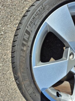 Sada elektrony R17 Octavia III a letní pneu Michelin 225/45 - 9
