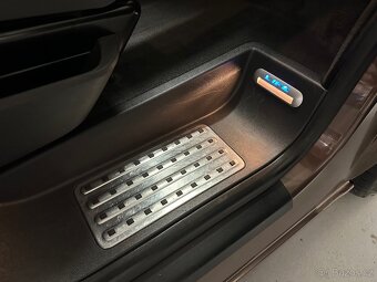 VW MULTIVAN LIFE T5.1 2.0TDI 103kW WEBASTO 7MÍST TEMPO TAŽNÉ - 9