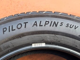 Zimní Michelin 235/60/16 - 9