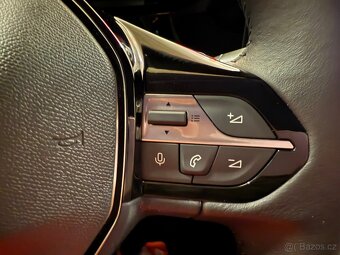 Peugeot 308,1.2PT,EAT8,ČR,1.MAJ,7711km,záruka do 11/2027 - 9