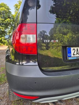 Škoda Yeti 2.0 TDI 4x4 top stav - 9