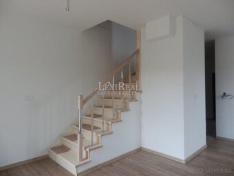 Prodej bytu 4+kk - 103 m2, zahrádka 70 m2 Stehelčeves - 9