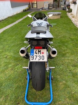 Honda Vtr 1000 sp2 - 9