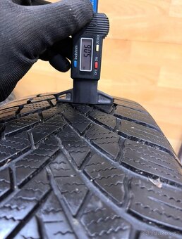 Zimní pneu 215/65/17 - 9