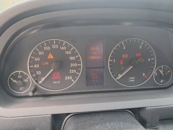 Mercedes Benz A 180 CDi 2,0/80kW AVANTGARDE AUTOMAT - 9