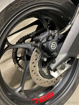 Triumph Street Triple 765 R (2022), 4000km, stav nové moto - 9