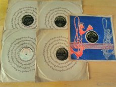 Prodám vinylové staré gramodesky, kazety,fotky,knížky,plakát - 9