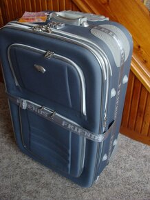 cestovní kufr - 9