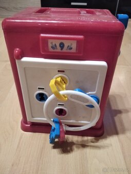 Hračky a různé společenské hry - 9