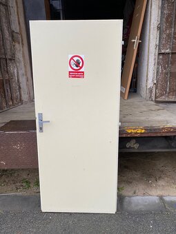 Dveře bílé, hnědé, včetně klik, více kusů- 80,70,60 - 9