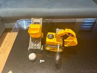 Šroubovací bagr s posuvným pásem REZERVOVÁNO - 9