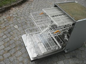MIELE VESTAVNÁ MYČKA,PŘIHRÁDKA NA PŘÍBORY,LCD,TURBO,TOP ZNAČ - 9