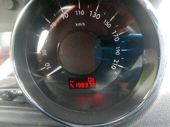 Prodám Peugeot 5008 2.0HDi,110kw - 9