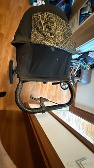 Baby Jogger Summit X3 Gold z roku 2024 - 9