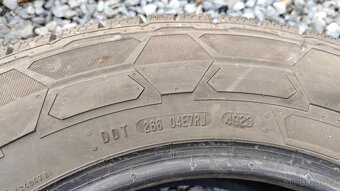 Zimní Continental 215/65 R16C - 9