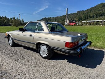 Mercedes SL560 R107 - 9