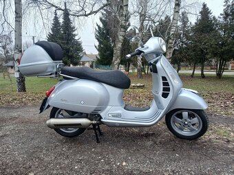 Piaggio Vespa GTS 250 - 9