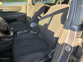 Citroën C4,1.4i, 65kw, nová STK, rok 2009,najeto 180tis km. - 9