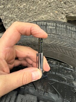 2ks zimní pneu 195/70/15 C - Nankang Snow SL-6 vzorek 8mm - 9