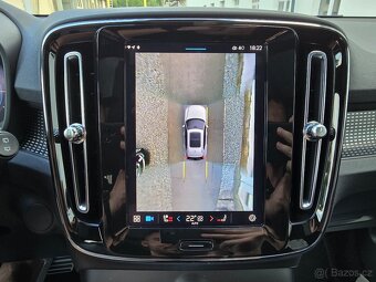 VOLVO XC40 300kW 4x4 TWIN RECHARGE PRO ČR 2022 LED+NAVI -DPH - 9