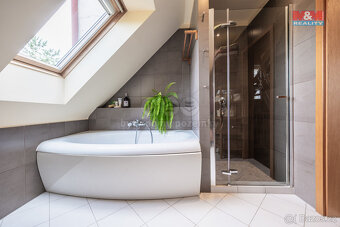 Prodej rodinného domu, 190 m², Praha, ul. Pod stanicí - 9