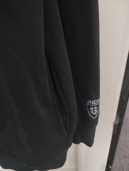 Prodám mikinu UNCS 3 nošené jak nová. Velikost 6 xxl . - 9
