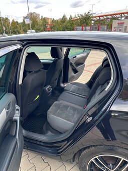 Volkswagen Golf VI 2.0 TDI 81 kW Highline - 9