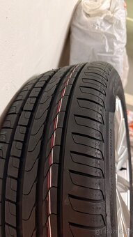 Prodám 4 kola originální alu kola z VW Passat B8 - 9