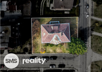 Prodej prostorné vily s investičním potenciálem - 9