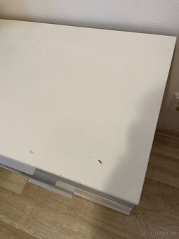 prodám postel 140 x 200 + 2 noční stolky - 9