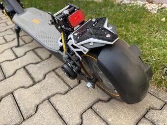 Elektrokoloběžka Ninebot G30 Max - 9
