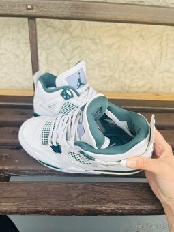 Jordan 4 - 9