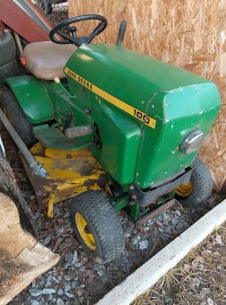 John Deere -traktůrek - 9