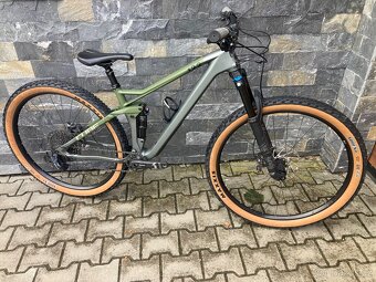 Celoodpružené karbonové horské kolo - 9