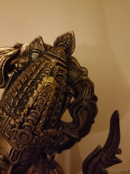 Krišna hrajúci na flautu - 9