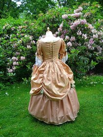 Dámské historické šaty - 9