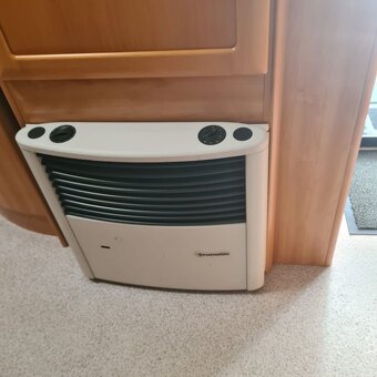 Prodám karavan, obytný přívěs Knaus Azur 420 Ts - 9