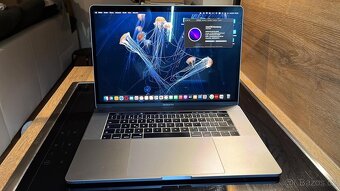 Apple Macbook Pro 15" 16gb Ram / SSD 512gb - 9