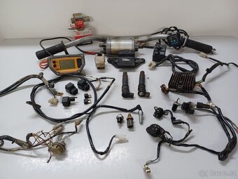 KTM LC8 950 - MOTOR NA DÍLY - 9