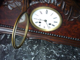 DŘEVĚNÉ STAROŽITNÉ STOLNÍ HODINY - 9