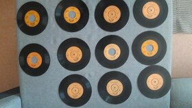 Vinylové staré gramodesky + hurvínek a spejbl (ps:bez obalů) - 9