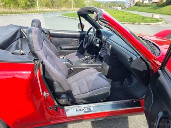 Mazda MX-5 ve verzi NA - 9