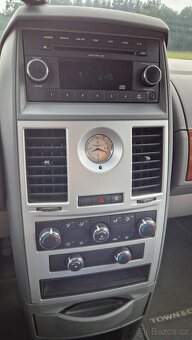 Chrysler Voyager Town Country 3,3 - 9