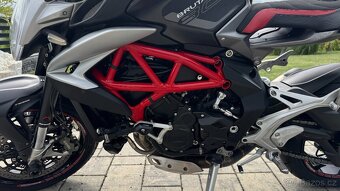 MV Agusta Brutale 800,nové pneu,mnoho doplňků,TOP STAV,ČR - 9