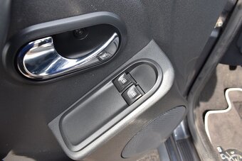 Dacia Duster 1,2 TCe PR. SERVIS,1.MAJITEL - 9