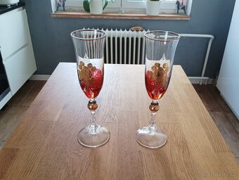 PÁROVÉ DEKOROVANÉ SKLENKY NA VÍNO - 9