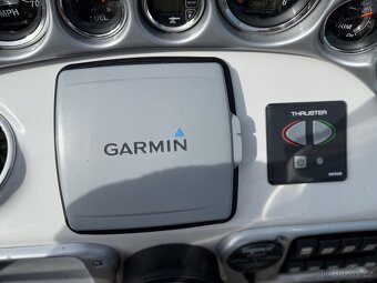 CROWNLINE 230 VLEK + NOVÝ MOTOR - 9